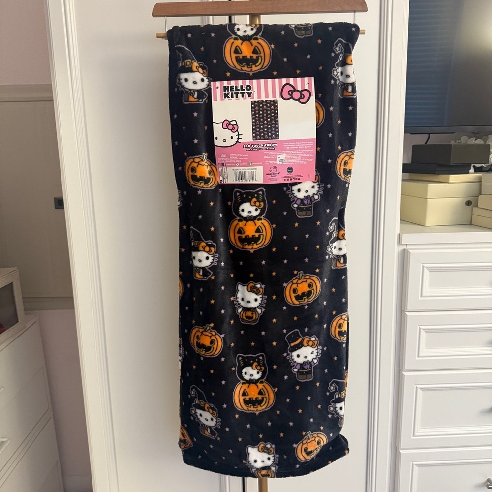Hello Kitty Halloween Silk Touch Throw Blanket